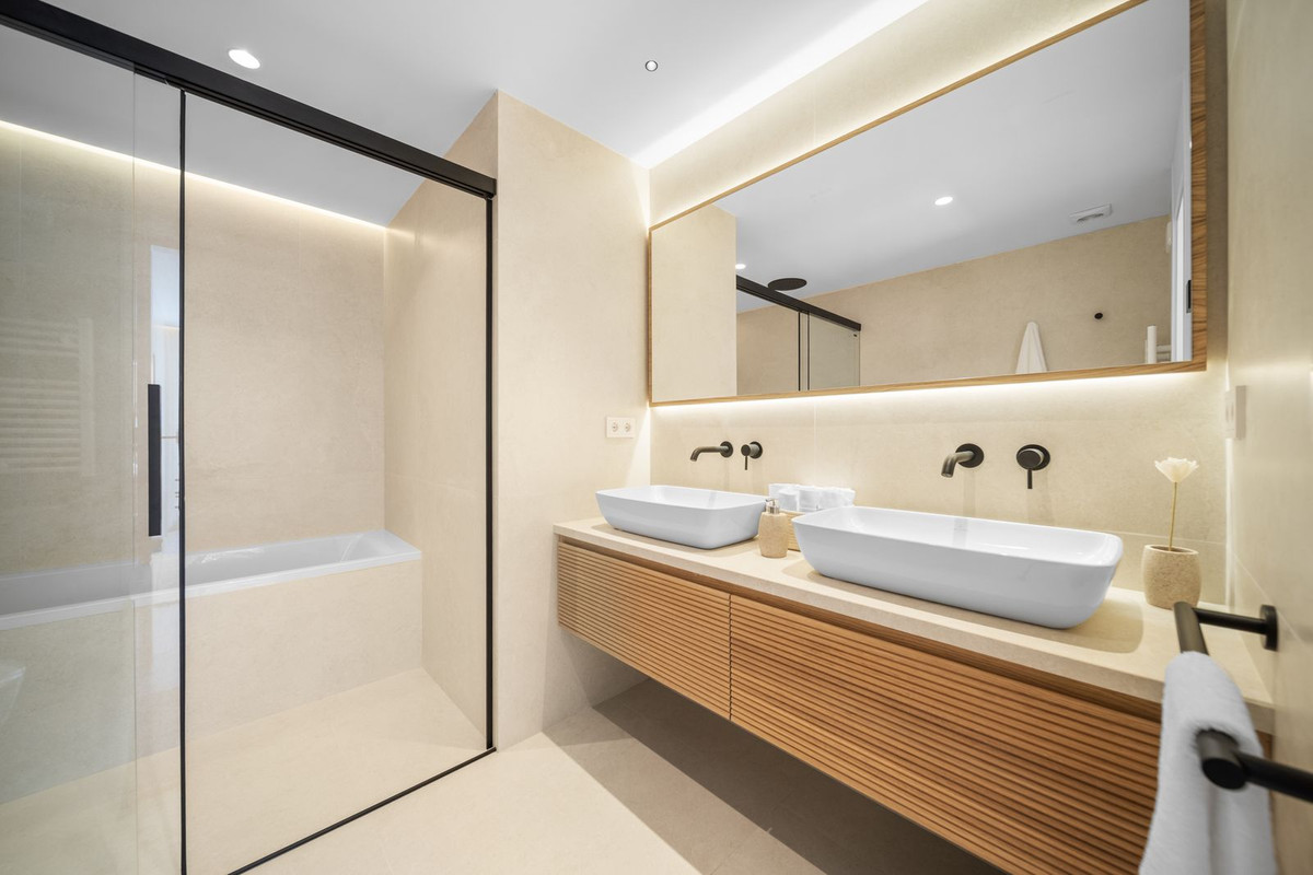 Geschakelde Woning te koop in Aloha | 3 slaapkamers H5167342