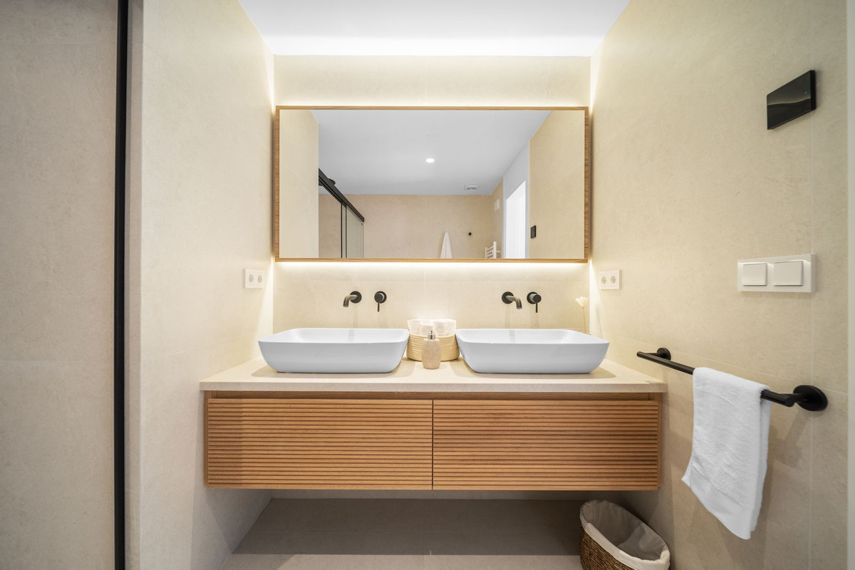 Geschakelde Woning te koop in Aloha | 3 slaapkamers H5167342