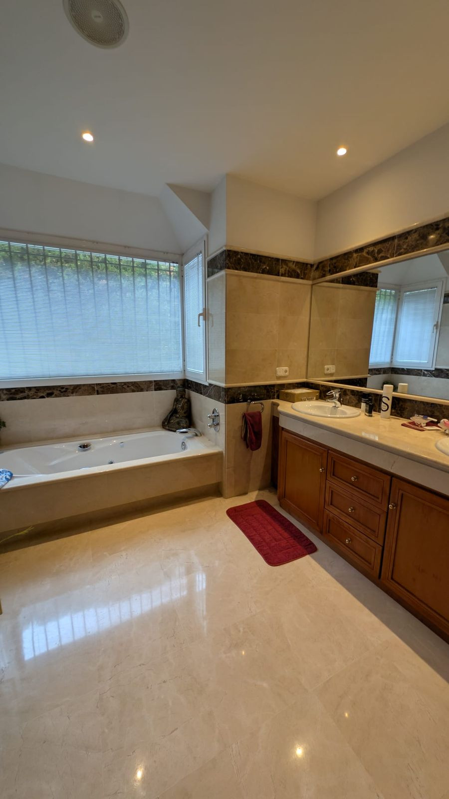 Vrijstaande Villa te koop in Aloha | 7 slaapkamers H5211865