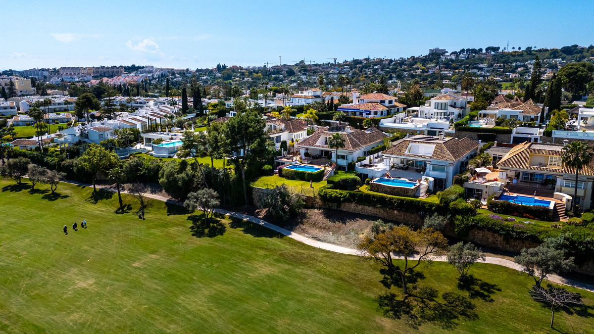 Vrijstaande Villa te koop in Aloha | 7 slaapkamers H5346514