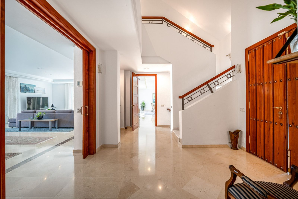 Vrijstaande Villa te koop in Aloha | 7 slaapkamers H5346514