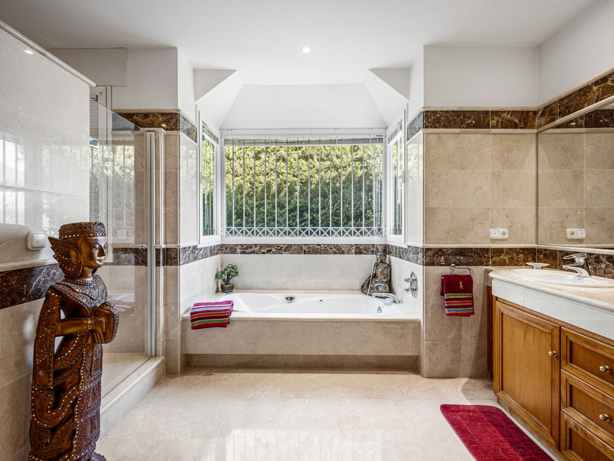 Vrijstaande Villa te koop in Aloha | 7 slaapkamers H5346514