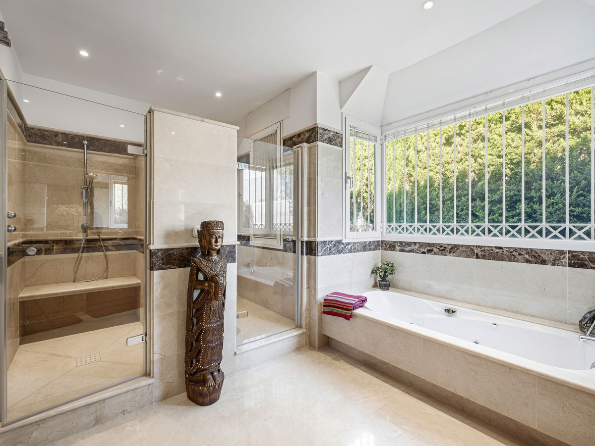 Vrijstaande Villa te koop in Aloha | 7 slaapkamers H5346514