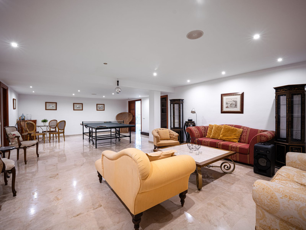 Vrijstaande Villa te koop in Aloha | 7 slaapkamers H5346514