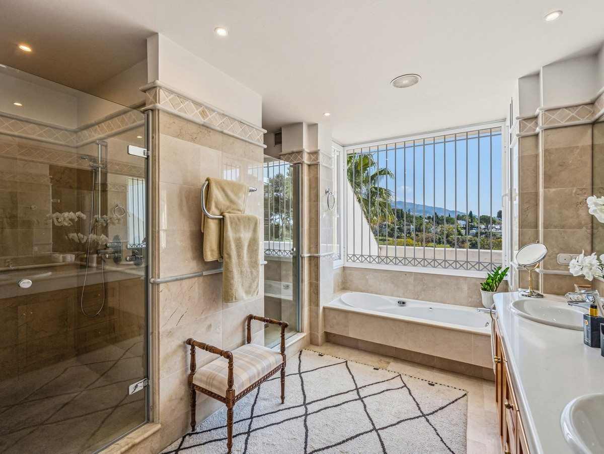 Vrijstaande Villa te koop in Aloha | 7 slaapkamers H5346514