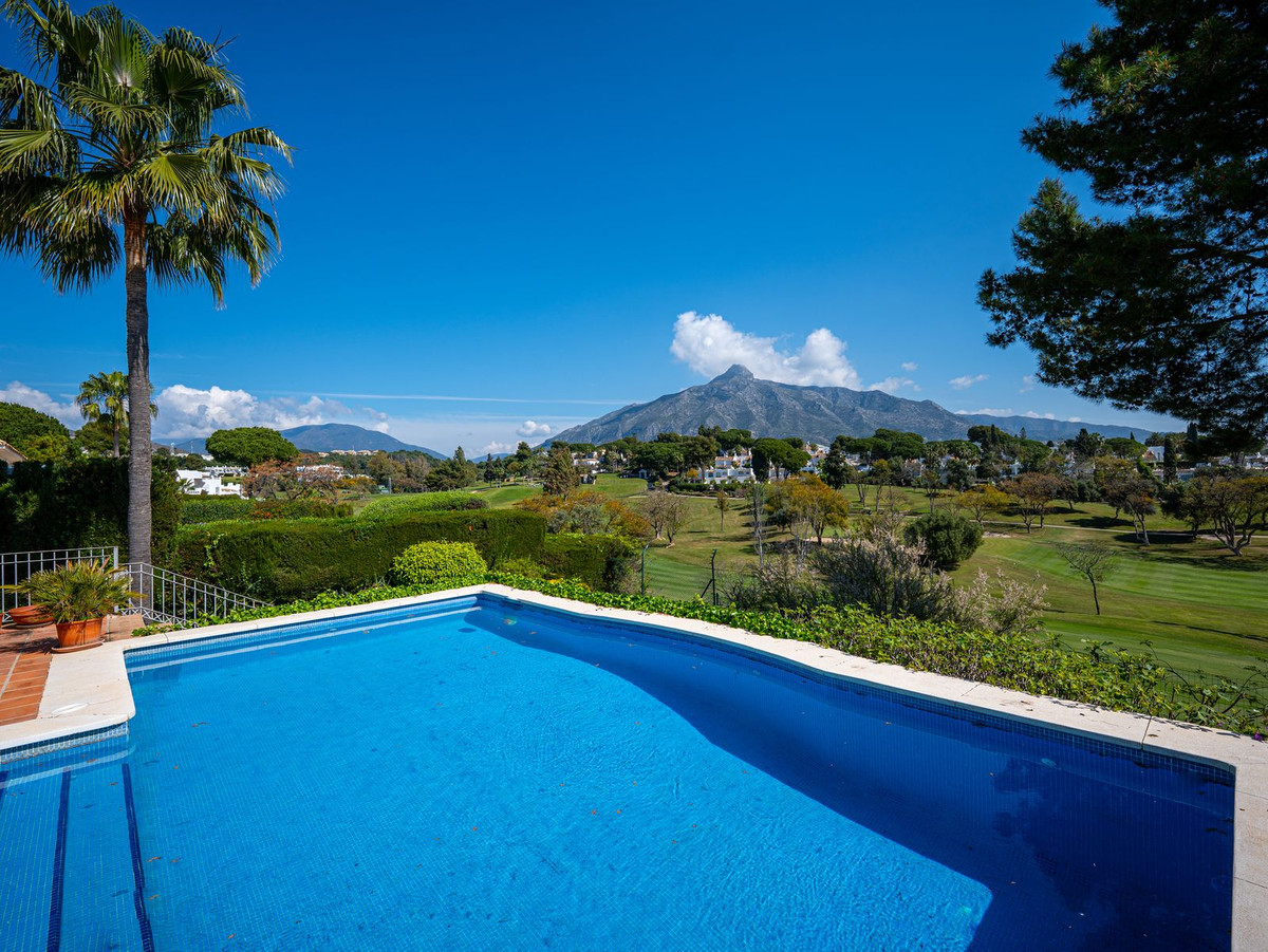 Vrijstaande Villa te koop in Aloha | 7 slaapkamers H5346514