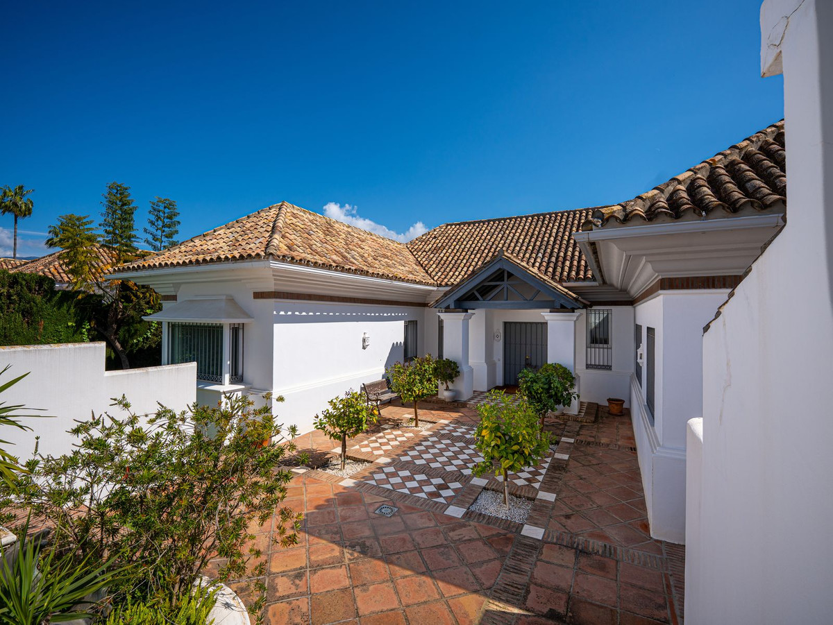 Vrijstaande Villa te koop in Aloha | 7 slaapkamers H5346514