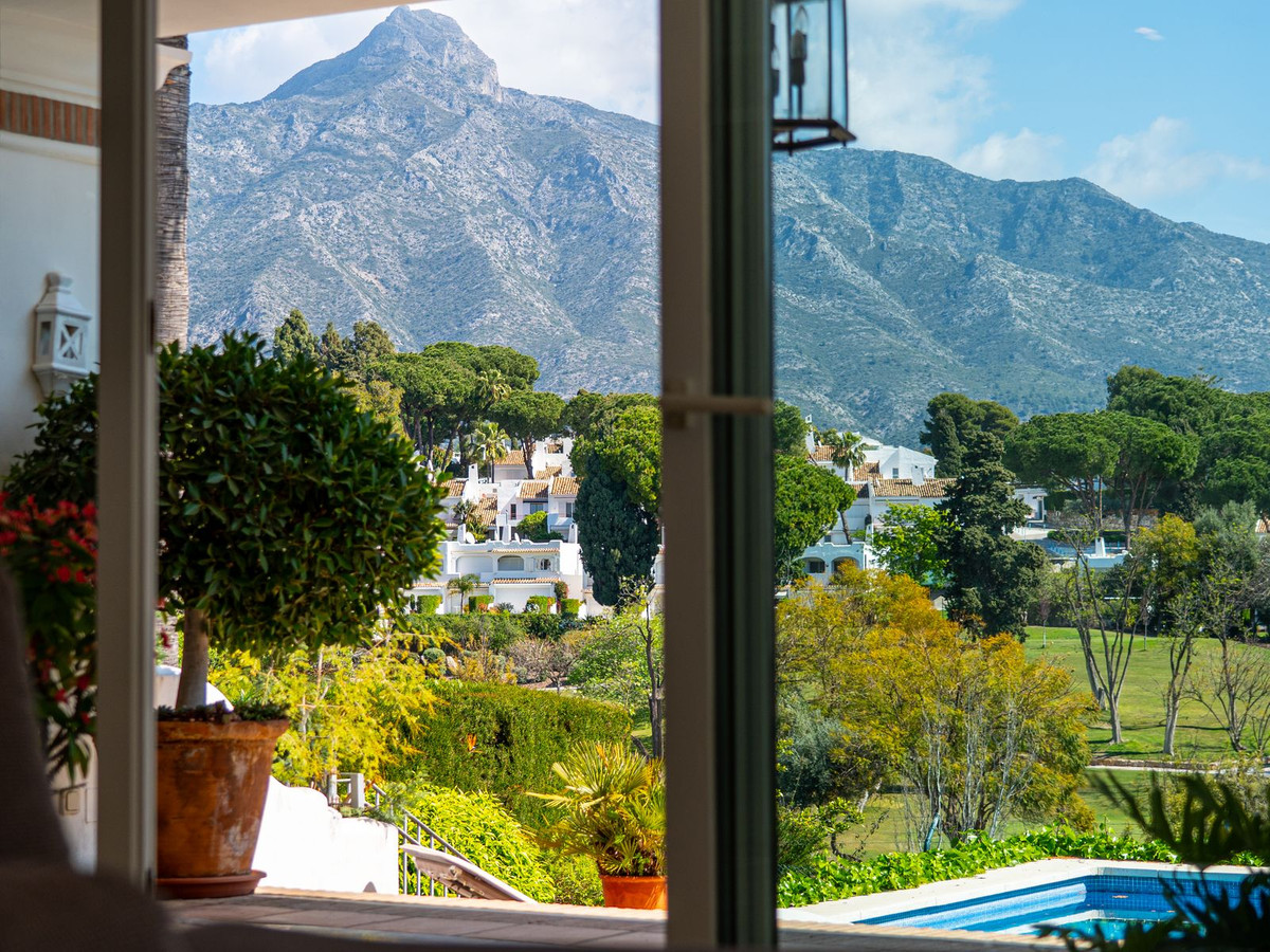 Vrijstaande Villa te koop in Aloha | 7 slaapkamers H5346514