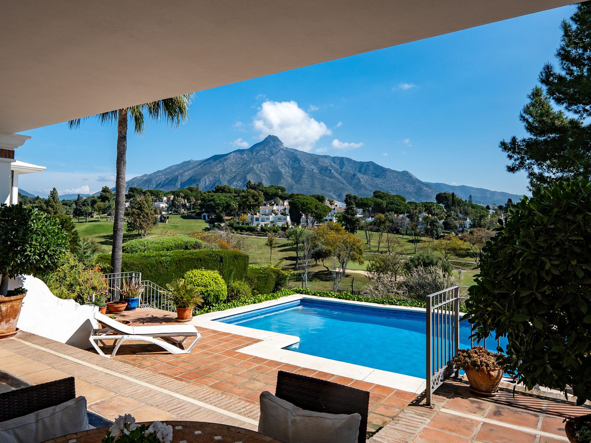 Vrijstaande Villa te koop in Aloha | 7 slaapkamers H5346514