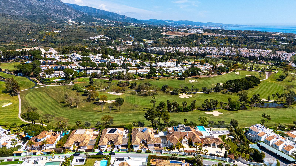 Vrijstaande Villa te koop in Aloha | 7 slaapkamers H5346514