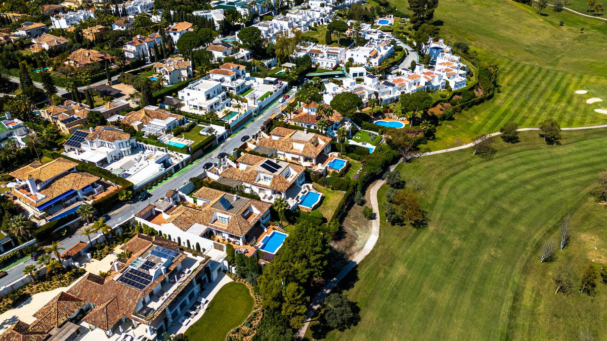 Vrijstaande Villa te koop in Aloha | 7 slaapkamers H5346514