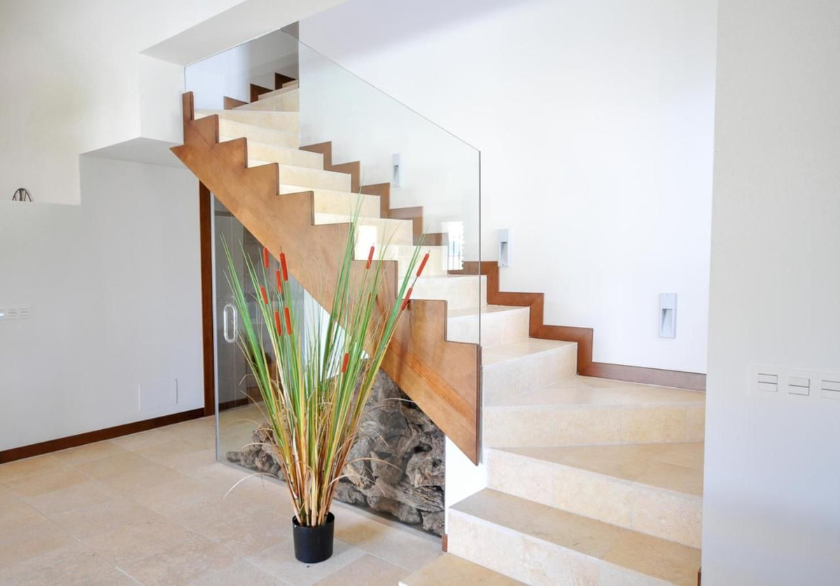 Detached Villa te koop in Alora | 4 slaapkamers H5062978