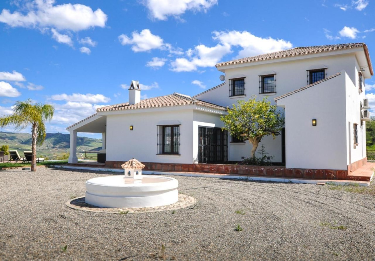 Detached Villa te koop in Alora | 4 slaapkamers H5062978