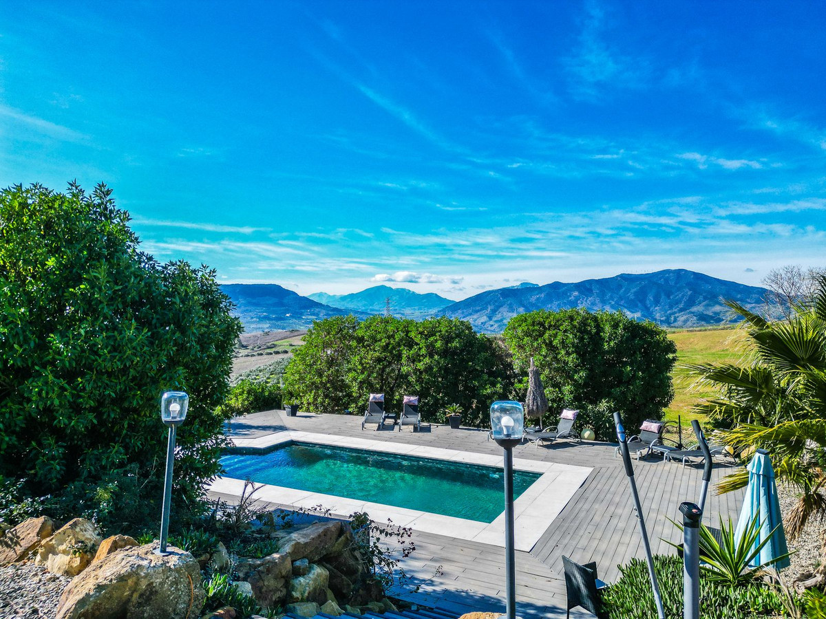 Vrijstaande Villa te koop in Alora | 6 slaapkamers H5286562