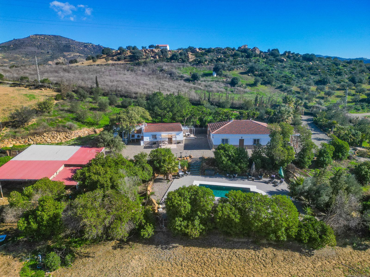 Vrijstaande Villa te koop in Alora | 6 slaapkamers H5286562