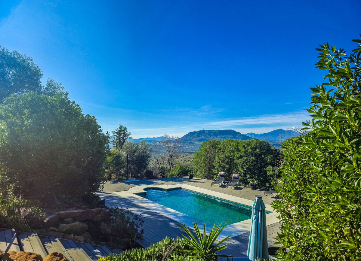 Vrijstaande Villa te koop in Alora | 6 slaapkamers H5286562