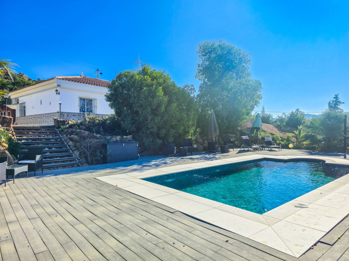 Vrijstaande Villa te koop in Alora | 6 slaapkamers H5286562