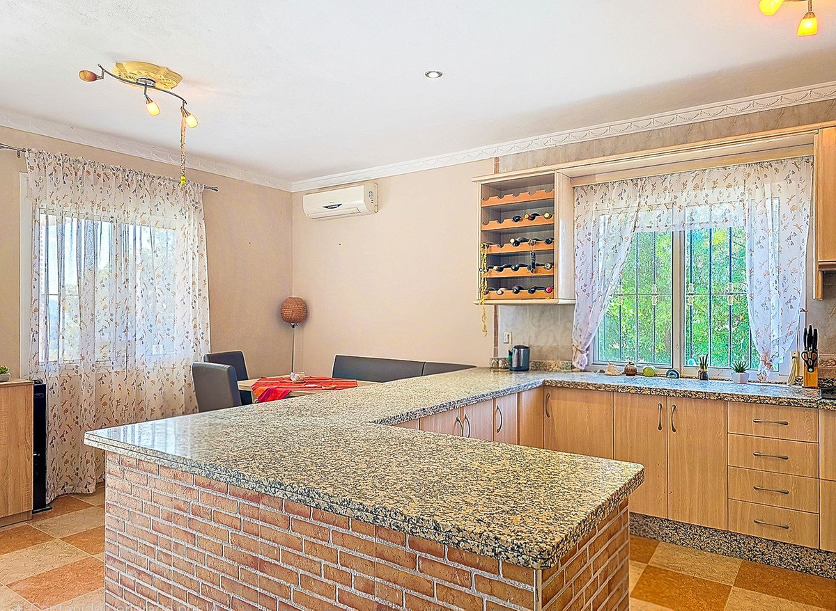 Vrijstaande Villa te koop in Alora | 6 slaapkamers H5286562