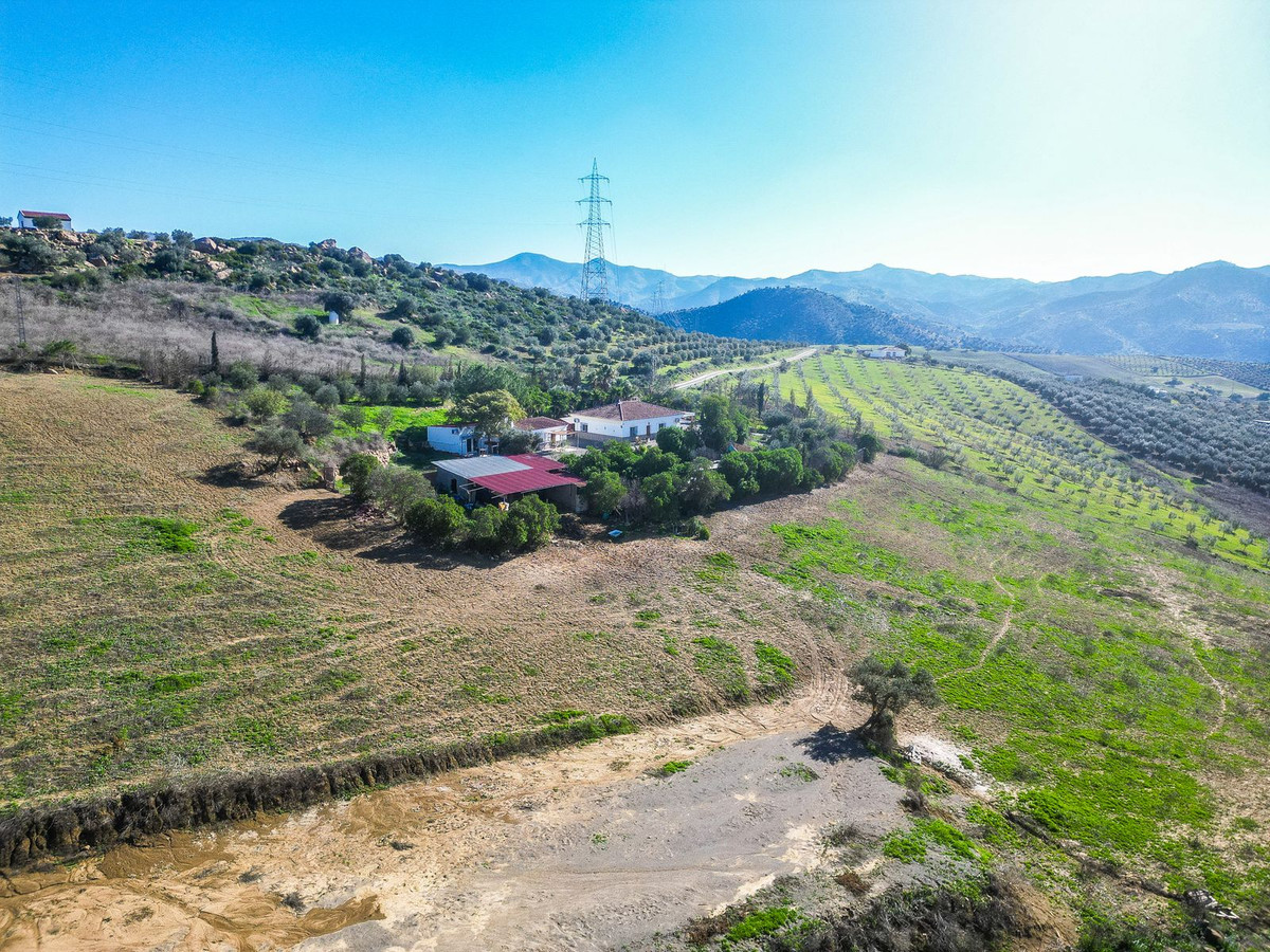 Vrijstaande Villa te koop in Alora | 6 slaapkamers H5286562