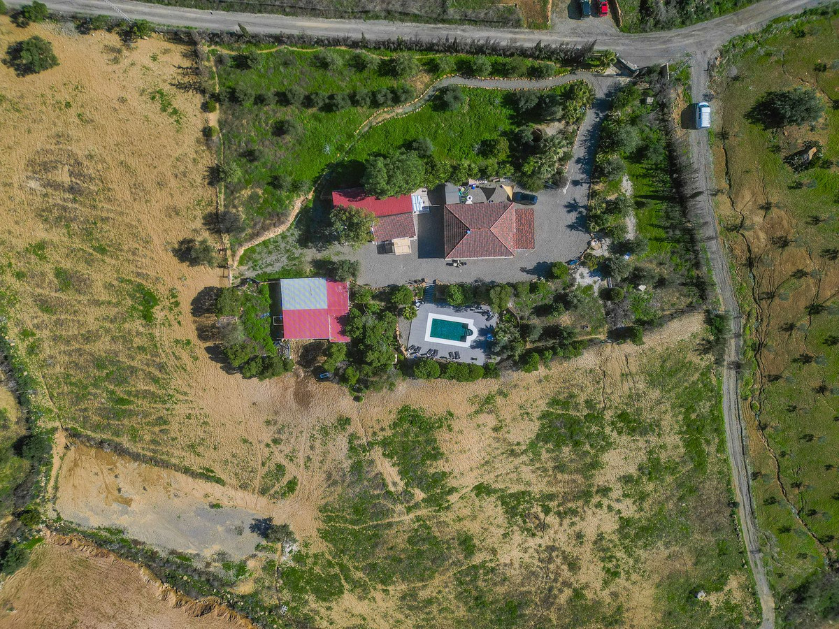 Vrijstaande Villa te koop in Alora | 6 slaapkamers H5286562