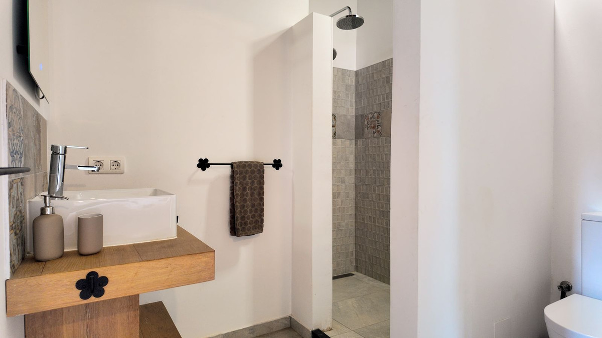 Vrijstaande Villa te koop in Alora | 6 slaapkamers H5321080