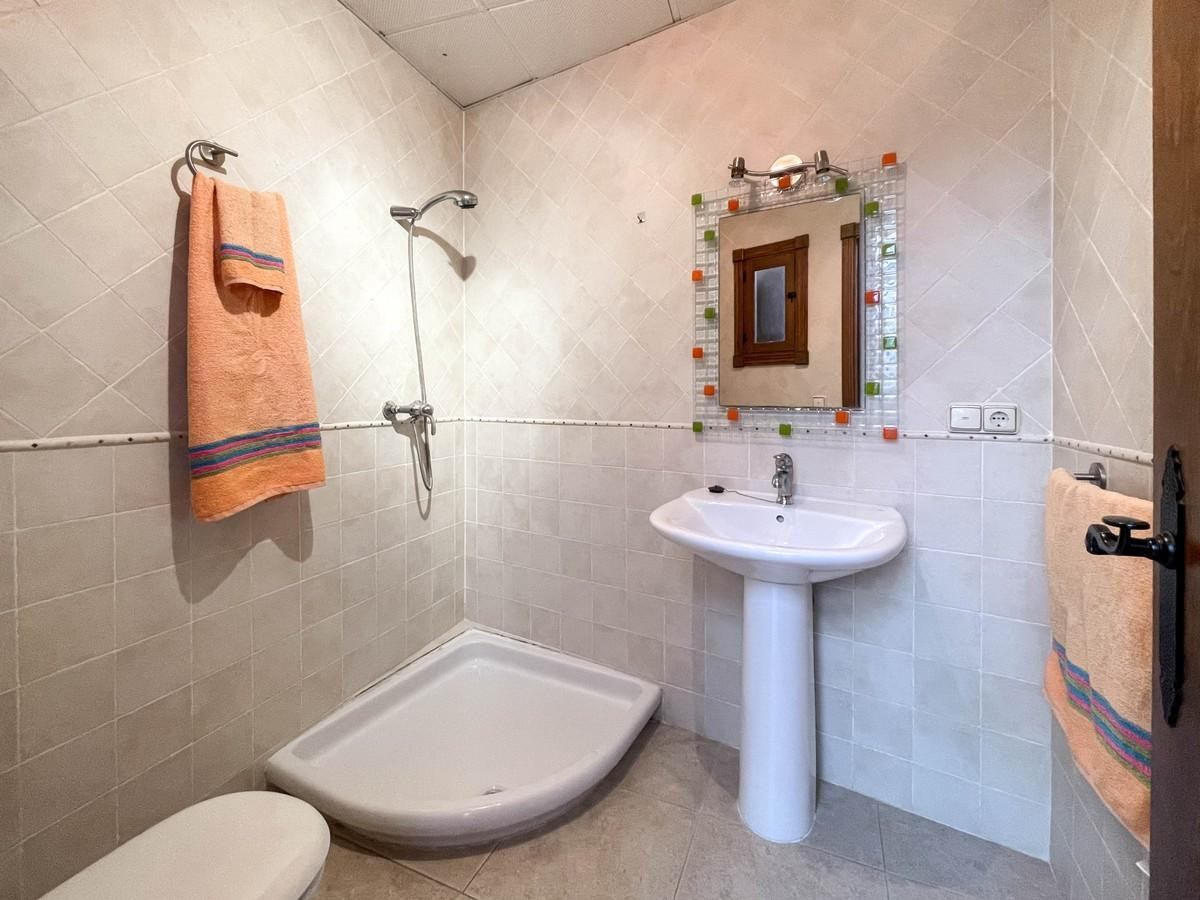 Geschakelde Woning in Alozaina-28