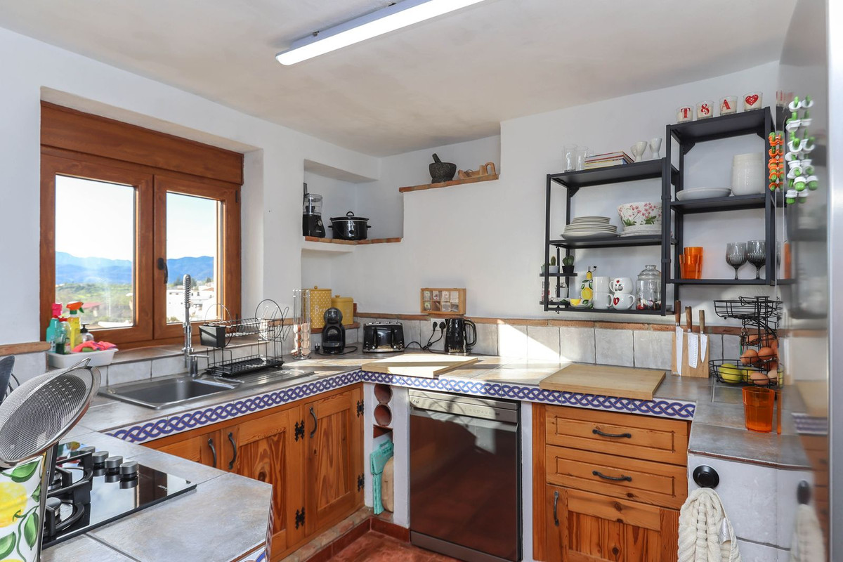 Geschakelde Woning in Alozaina-18