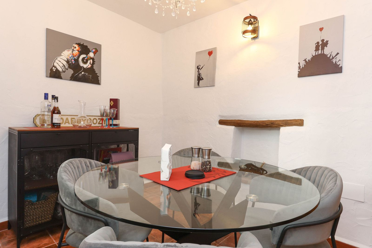 Geschakelde Woning in Alozaina-9