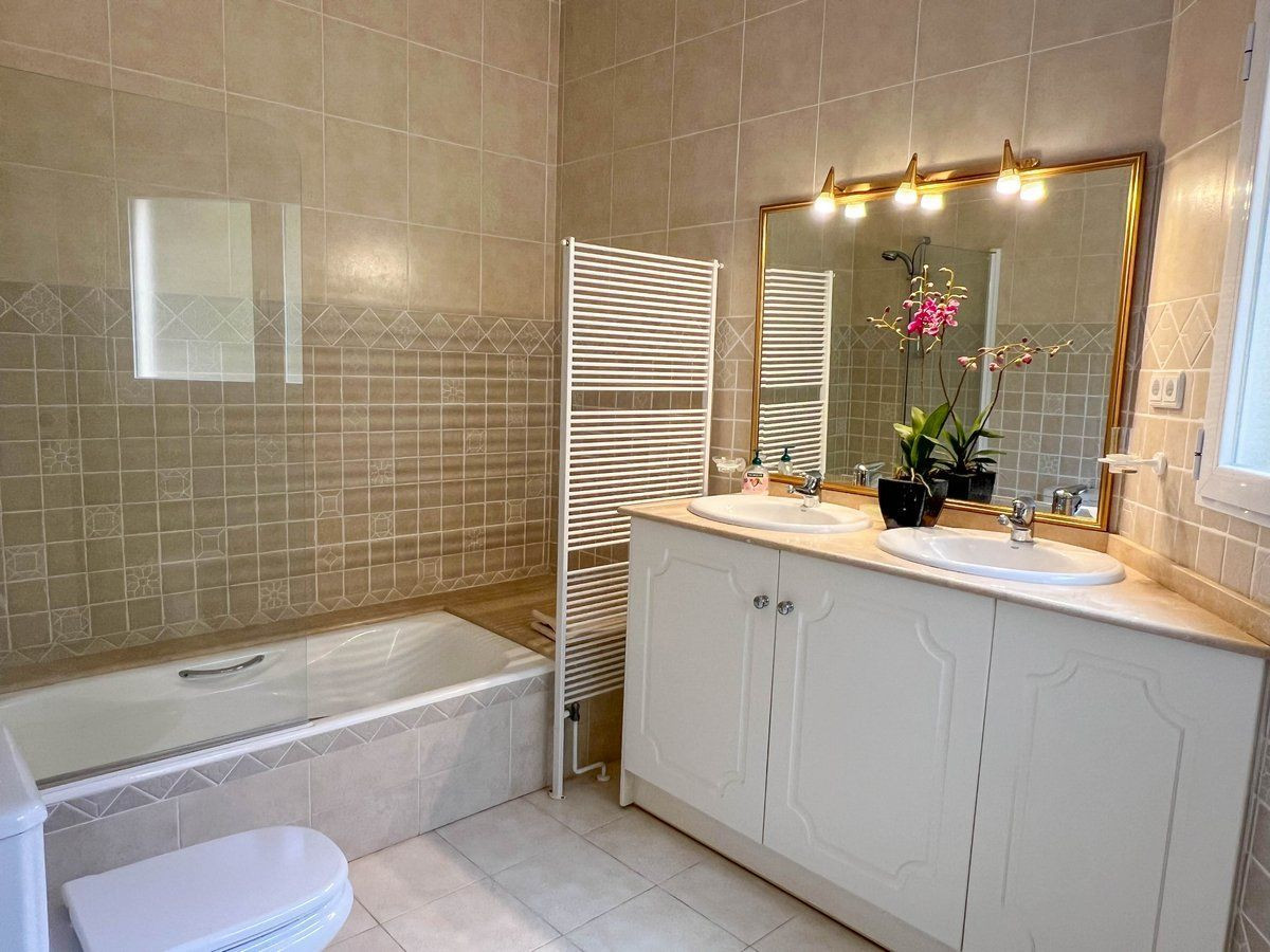 Property main view 44