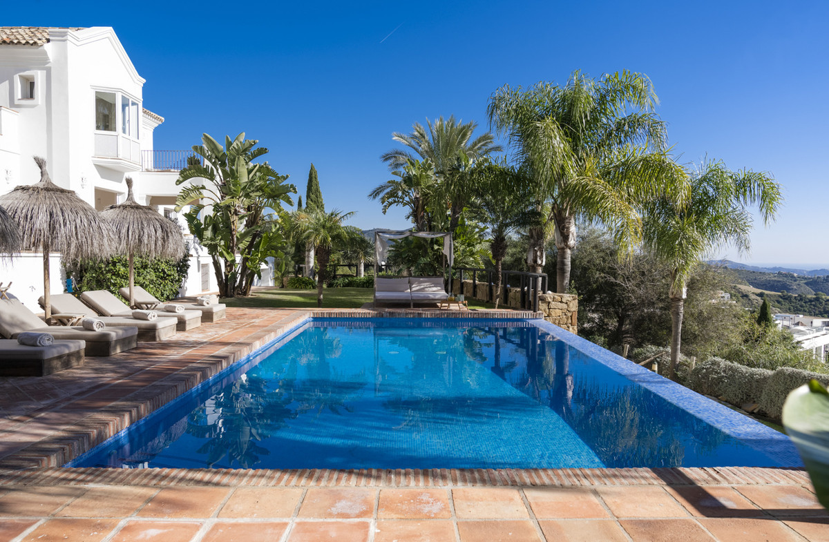 Vrijstaande Villa in Altos de los Monteros-9