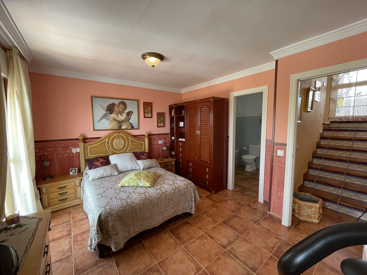 Geschakelde Woning in Altos de los Monteros-11