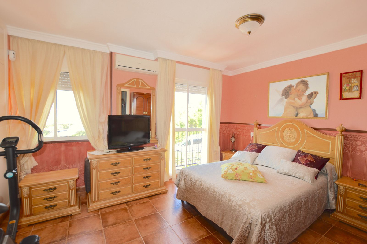 Geschakelde Woning in Altos de los Monteros-14