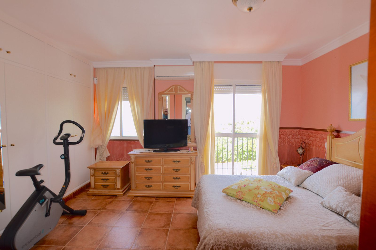 Geschakelde Woning in Altos de los Monteros-15