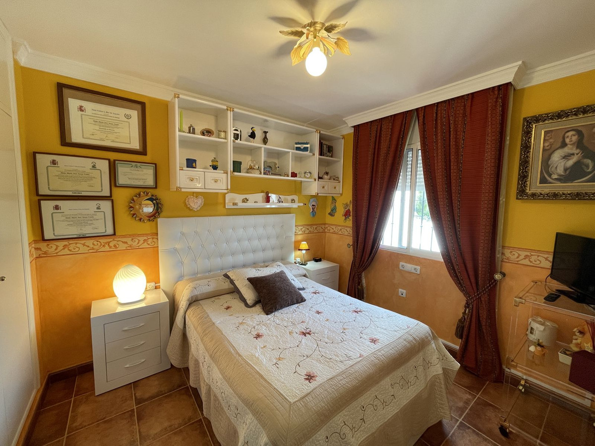 Geschakelde Woning in Altos de los Monteros-16