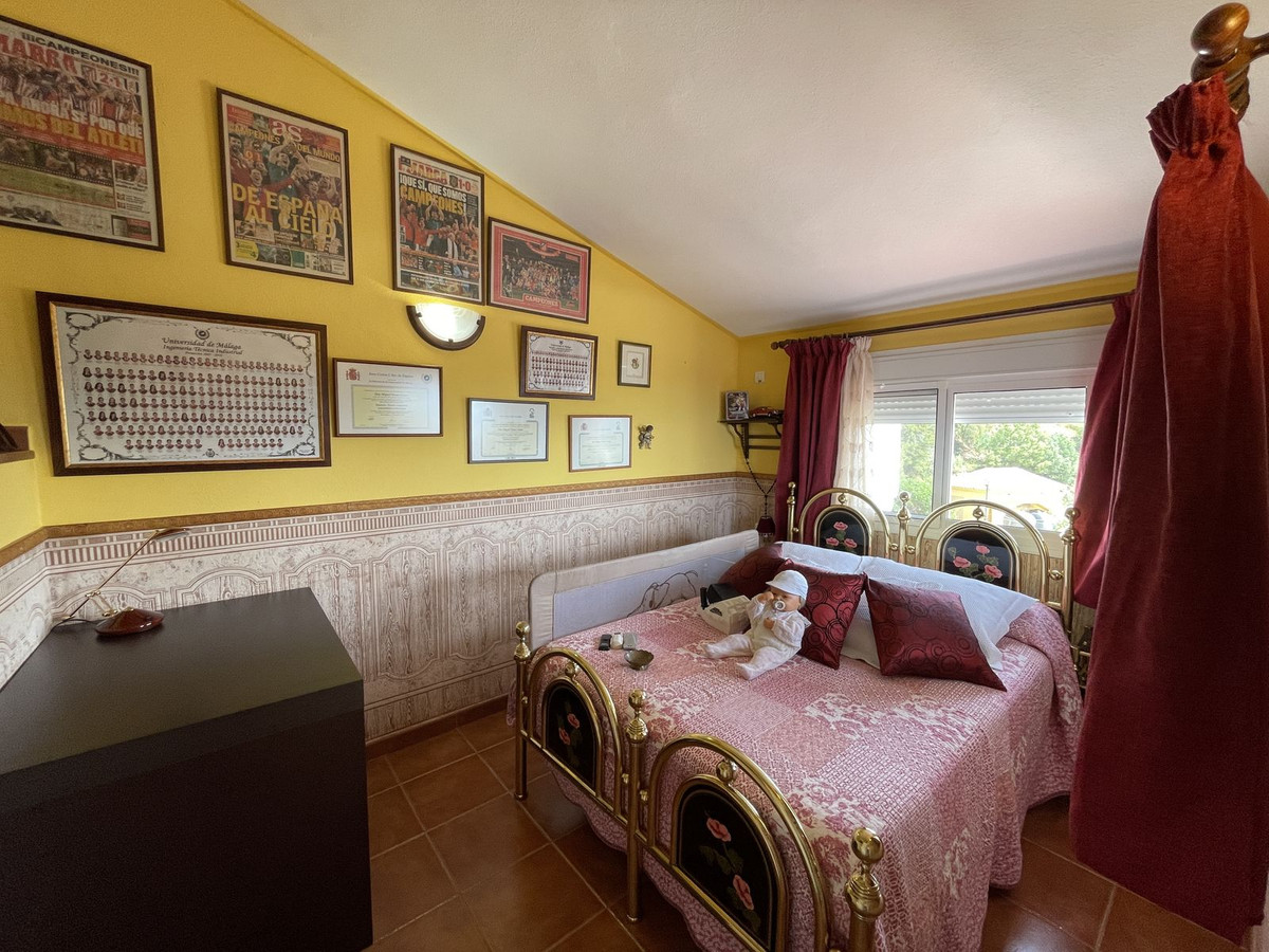 Geschakelde Woning in Altos de los Monteros-20