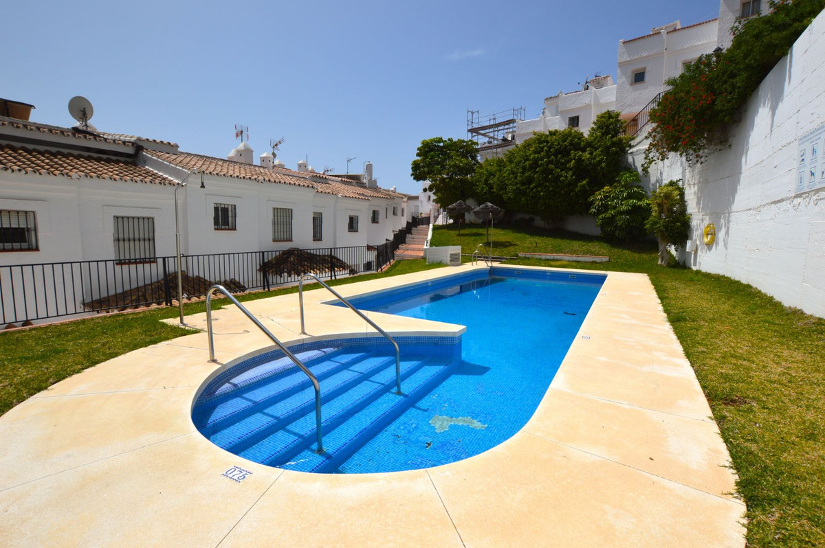 Geschakelde Woning in Altos de los Monteros-25