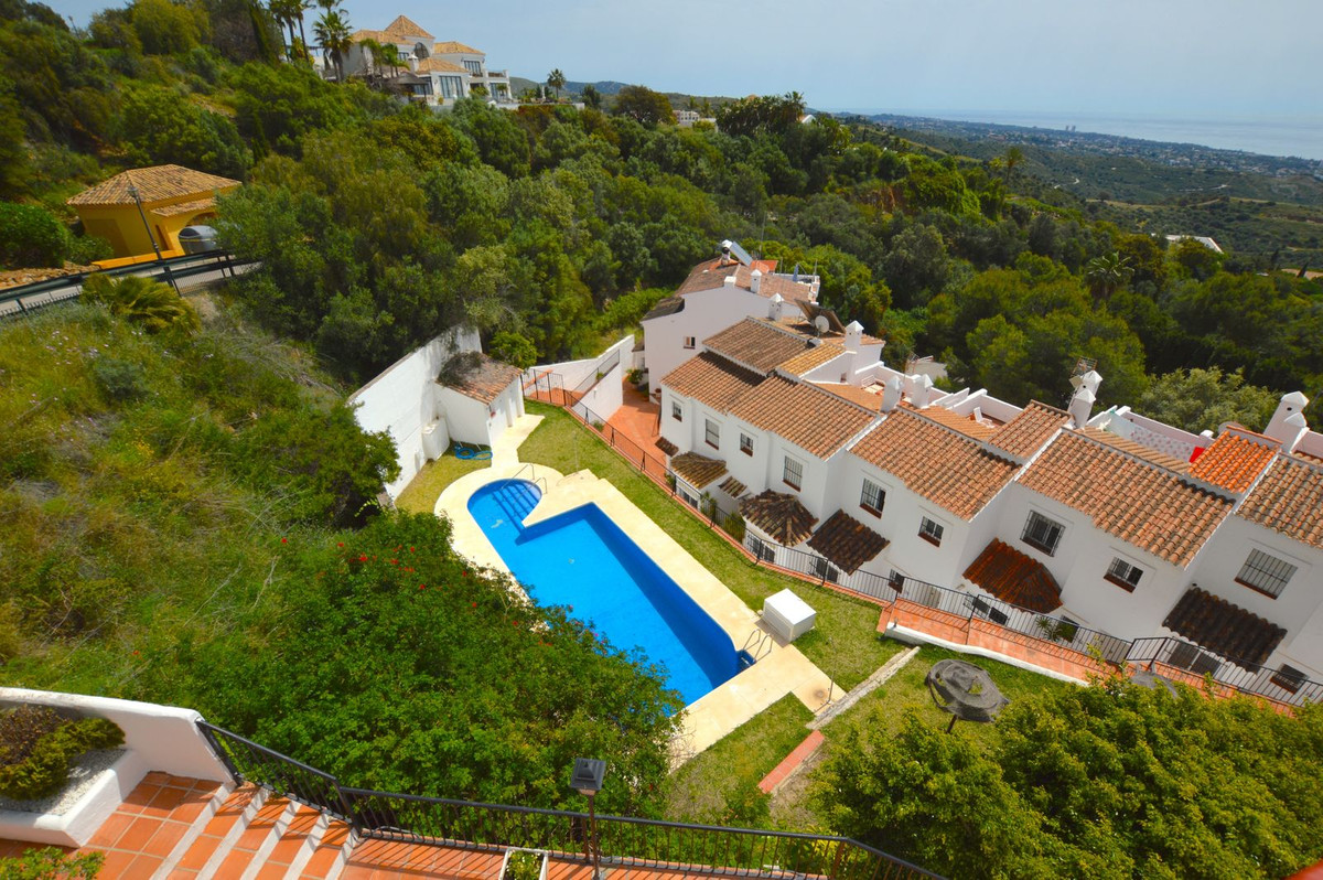 Geschakelde Woning in Altos de los Monteros-32