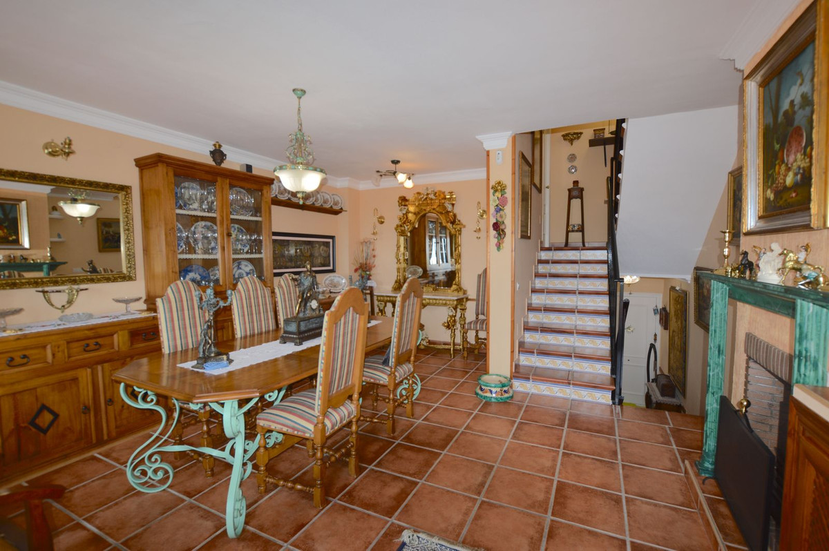 Geschakelde Woning in Altos de los Monteros-36