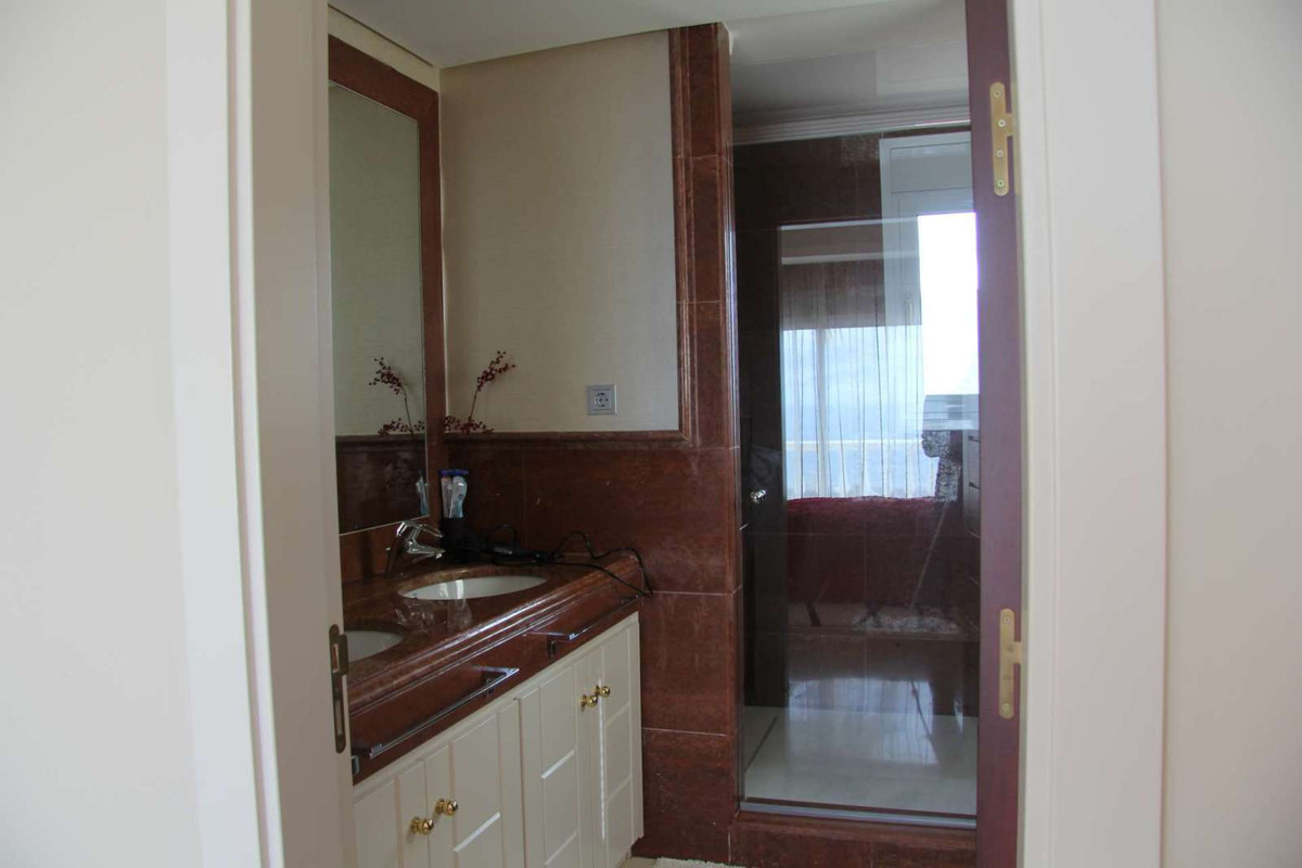 House te koop in Altos de los Monteros | 5 slaapkamers H5066941