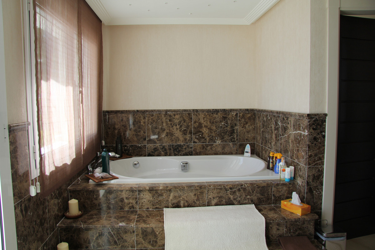 House te koop in Altos de los Monteros | 5 slaapkamers H5066941