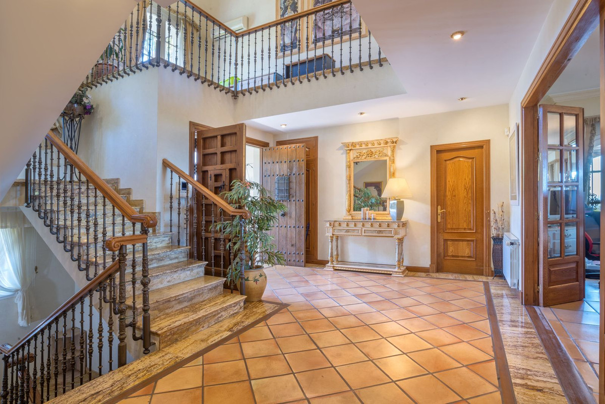 Huis te koop in Altos de los Monteros | 8 slaapkamers H5370184