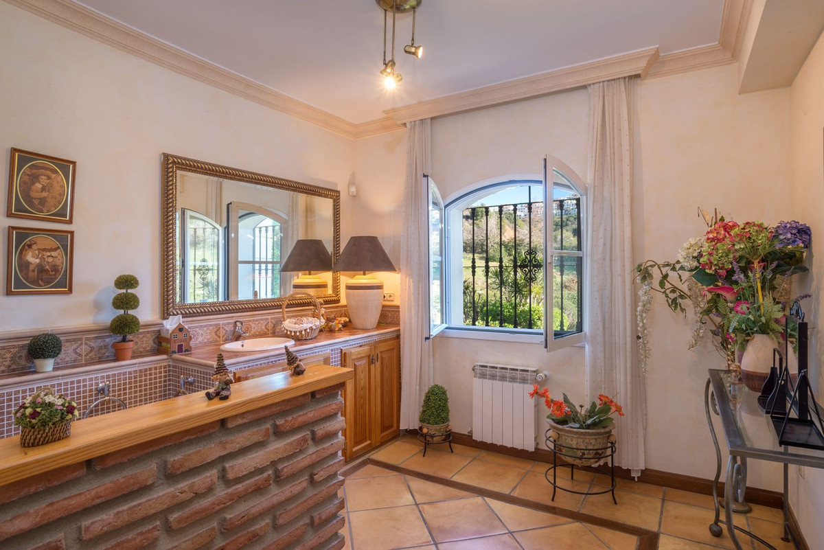 Huis te koop in Altos de los Monteros | 8 slaapkamers H5370184