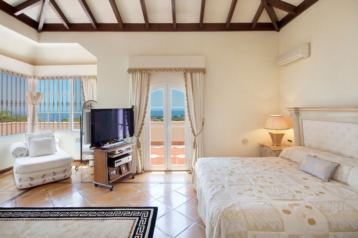 Huis te koop in Altos de los Monteros | 8 slaapkamers H5370184