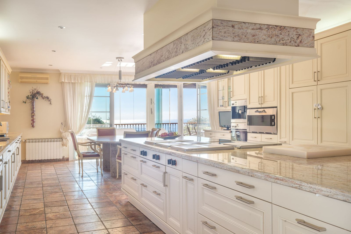 Huis te koop in Altos de los Monteros | 8 slaapkamers H5370184