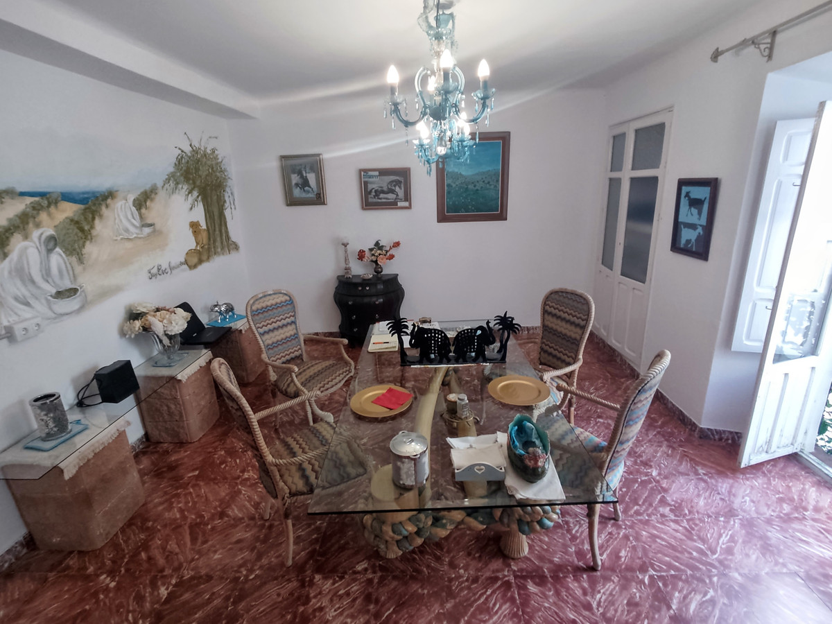 Detached Villa te koop in Archidona | 8 slaapkamers H5004874