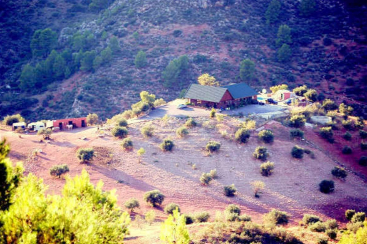 Houten Huis te koop in Ardales | 3 slaapkamers H4958572