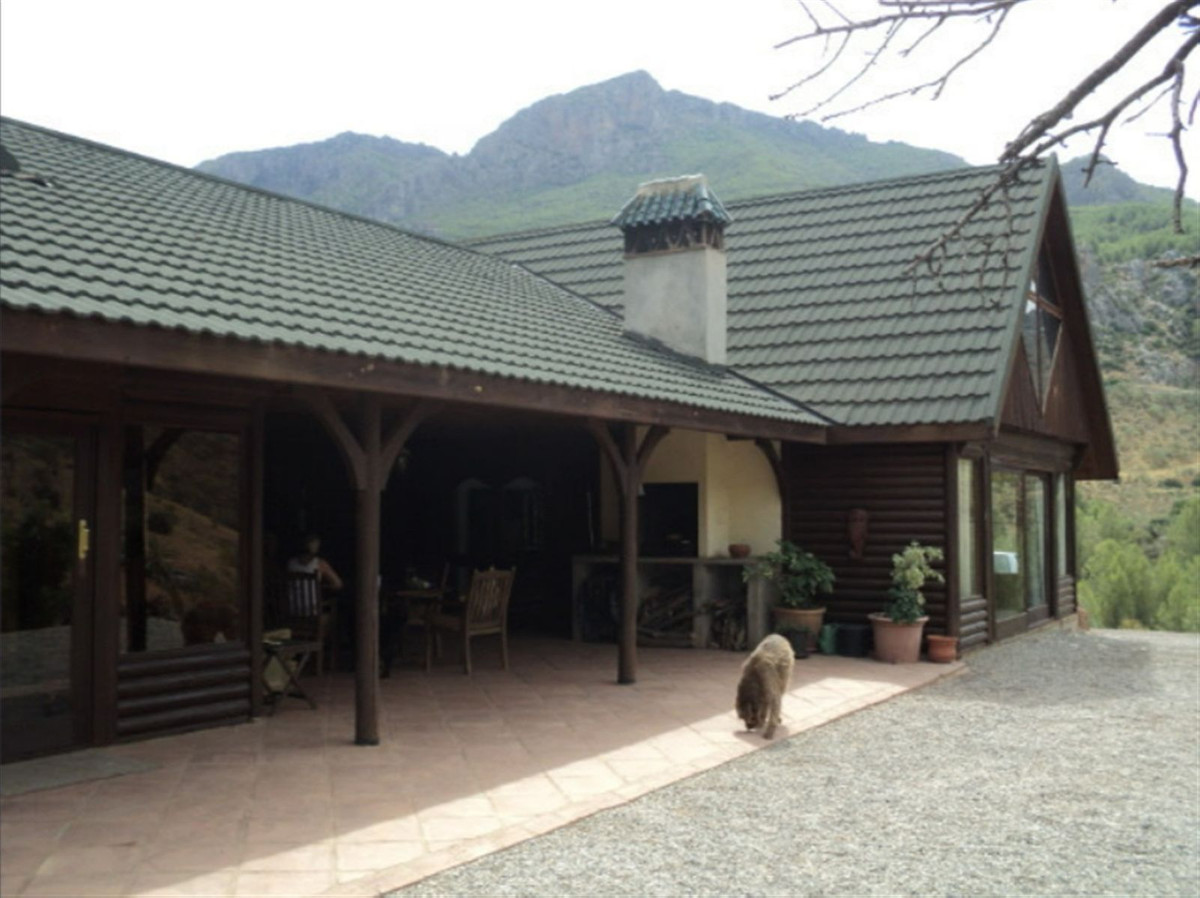 Houten Huis te koop in Ardales | 3 slaapkamers H4958572