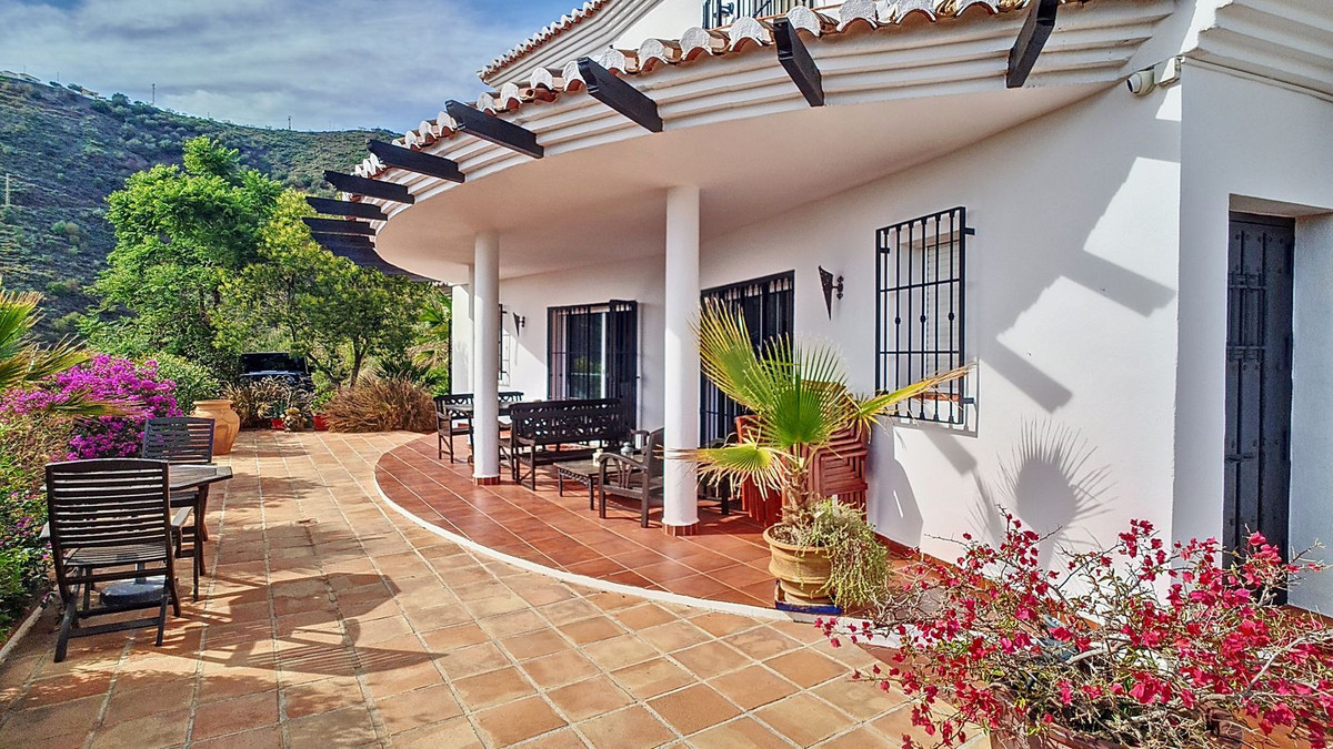 Property main view 44