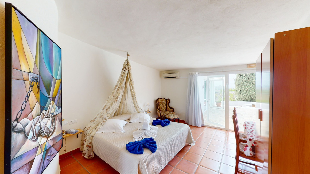 Huis te koop in Arenas | 20 slaapkamers H4894507