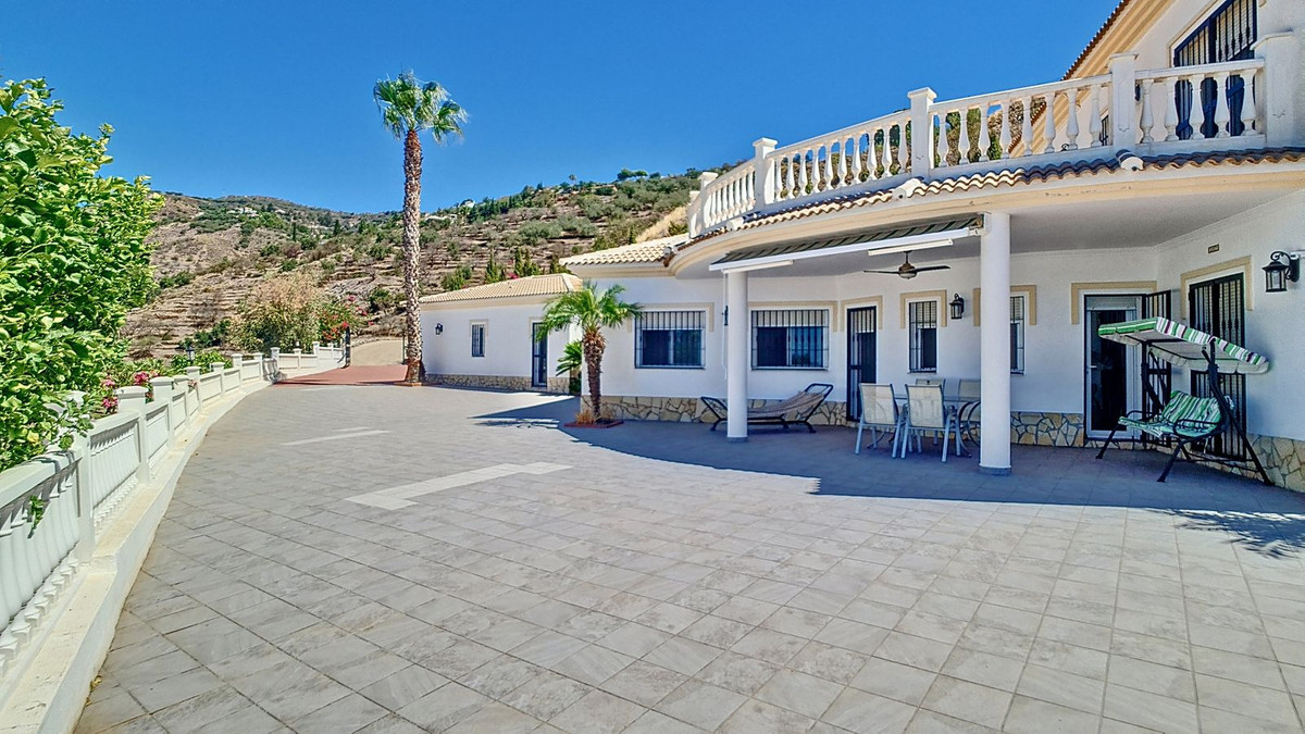 Vrijstaande Villa te koop in Arenas | 4 slaapkamers H5419402